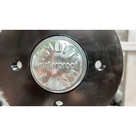 Tapón metálico waterproof KNOTT